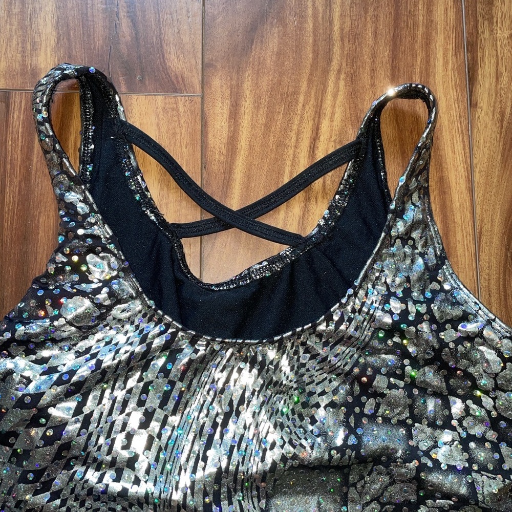 Metallic Active Top - Picture 2 of 6